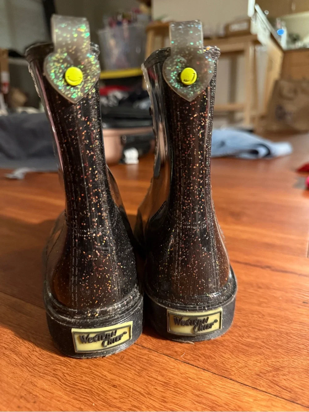 Western Chief shiny glitter